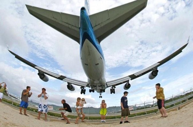 Amazing Plane Spotting at Maho Beach - Drinks, comfort, and what to pack for a long runway look