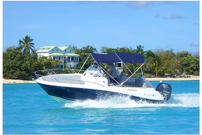 Boat rental To go by yourself CAP CAMARAT - Quick take on this Cap Camarat rental