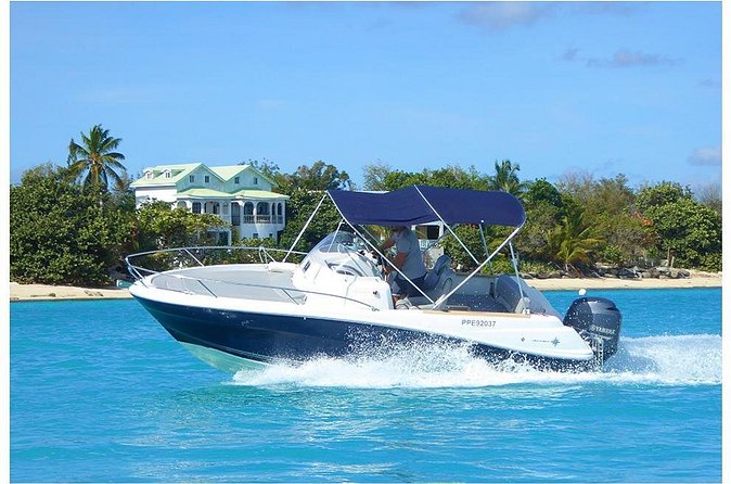 Boat rental To go by yourself CAP CAMARAT - The best part: setting your own pace around Marigot Bay and beyond