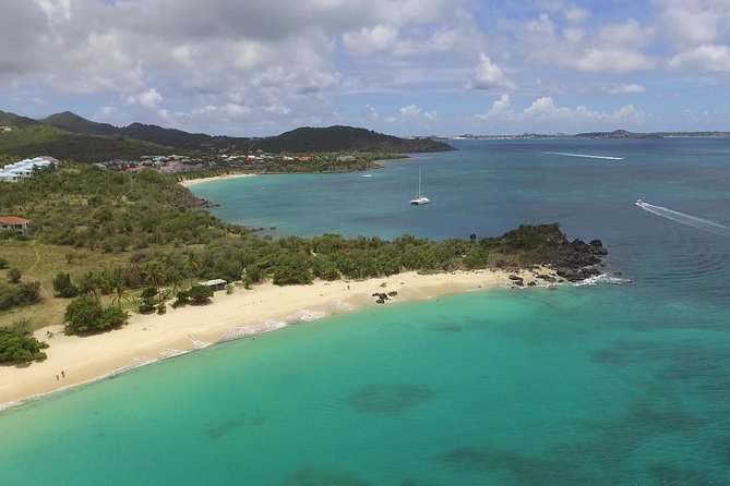 Boat rental To go by yourself CAP CAMARAT - Marigot meeting point: find Marina Port Royal and the orange awning