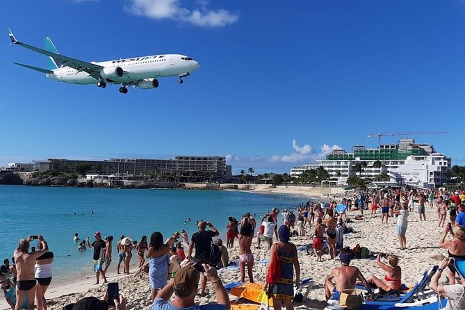 Maho Beach Extreme Jet Blast - Maho Beach and Princess Juliana: why this airport-area setup is special