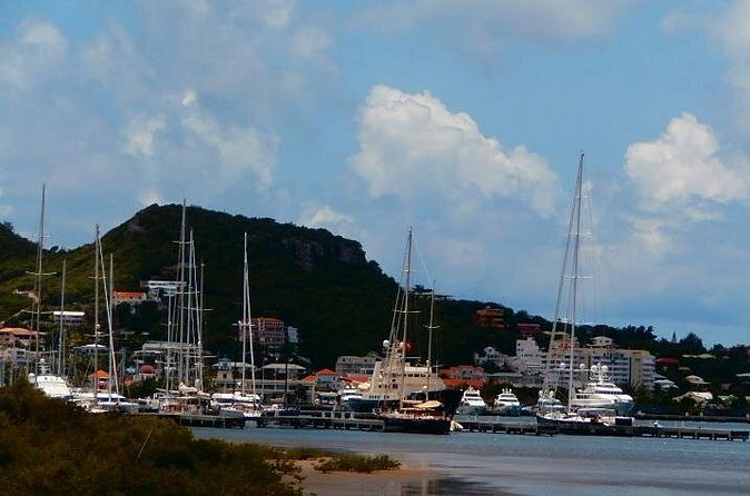 Shore Excursion: Philipsburg to Marigot Sightseeing Tour - Why Philipsburg to Marigot Feels Like Two Different Worlds