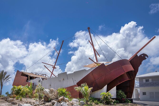 Sint Maarten Pirate Experience at the Rusty Parrot - Your 45-Minute Flow: From Exhibit Rooms to the Top Deck Bar