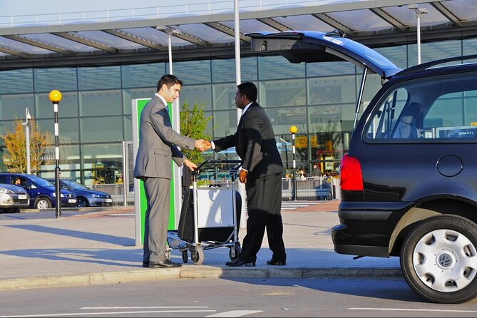 St.Maarten Airport Pick Up Taxi Service - How the SXM nameplate pickup really works at arrivals
