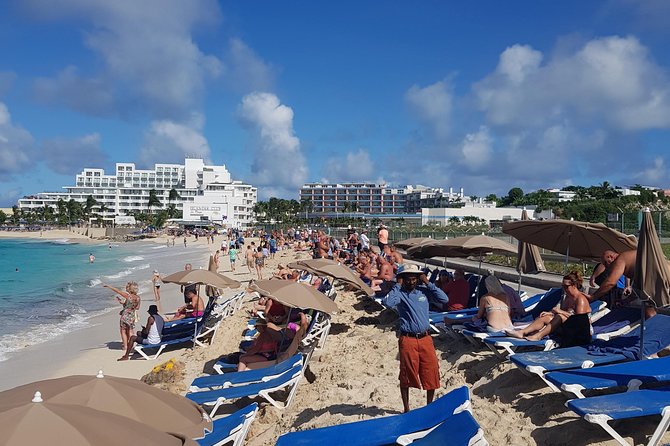 St.Maarten Beach Hopping Tour - The Border Monument: the story you’ll remember later