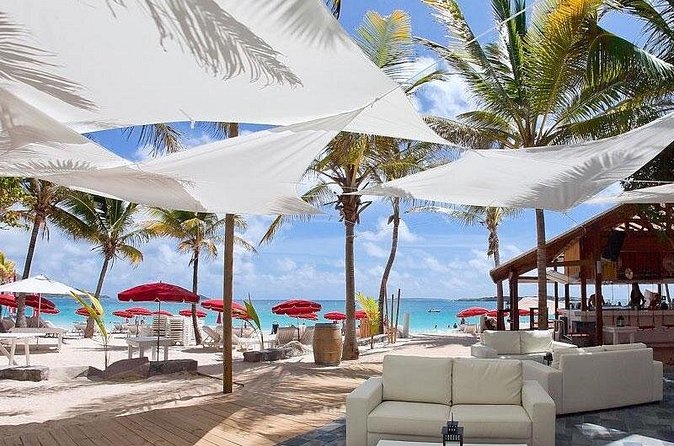 St Maarten Beach hopping tour (Oreint beach and Maho beach combo) - Guides, vehicle comfort, and group size (up to 30)