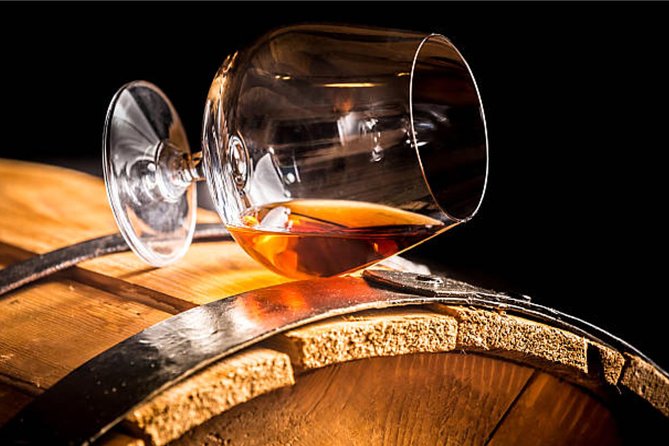Topper's Rhum Distillery Tour in St Maarten - The tasting bar: 20+ samples and a huge flavor lineup